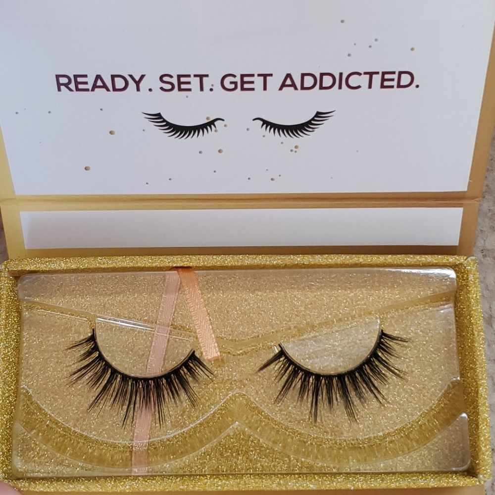 Lashaholic luxury lashes